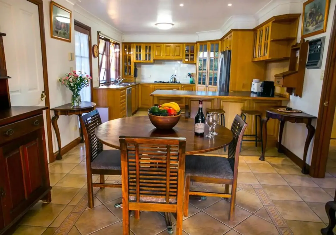 Luxury Pumicestone Cottage - Beach Charm - Za7 Golden Beach Australia