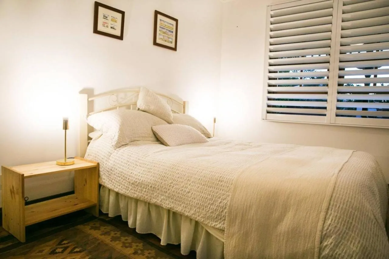 Luxury Pumicestone Cottage - Beach Charm - Za7 Golden Beach 0*,  Australia