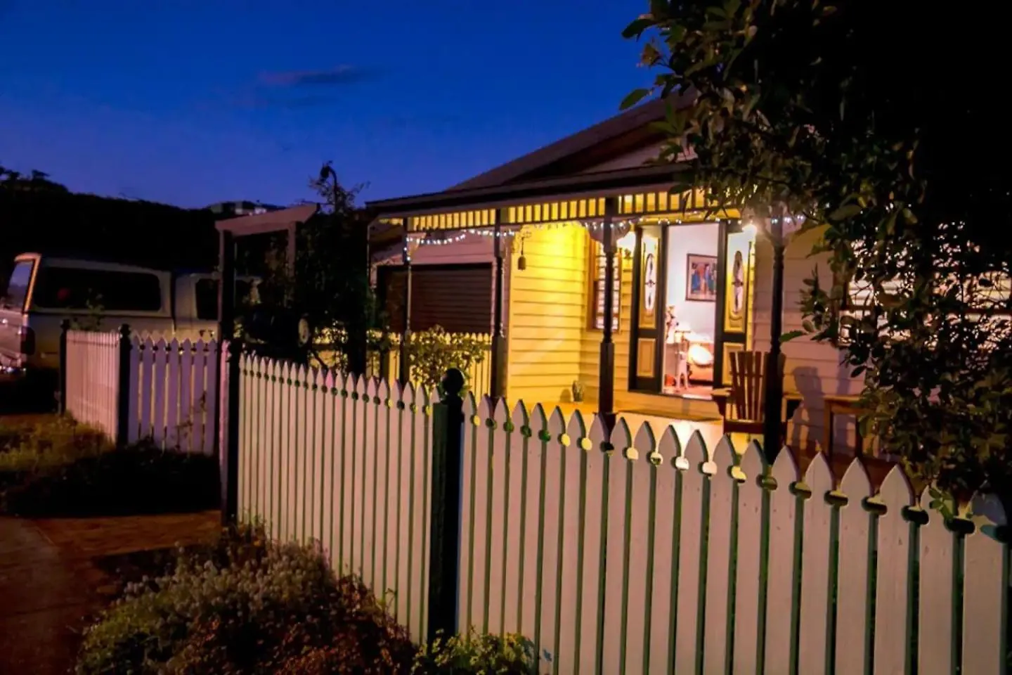 Luxury Pumicestone Cottage - Beach Charm - Za7 Golden Beach