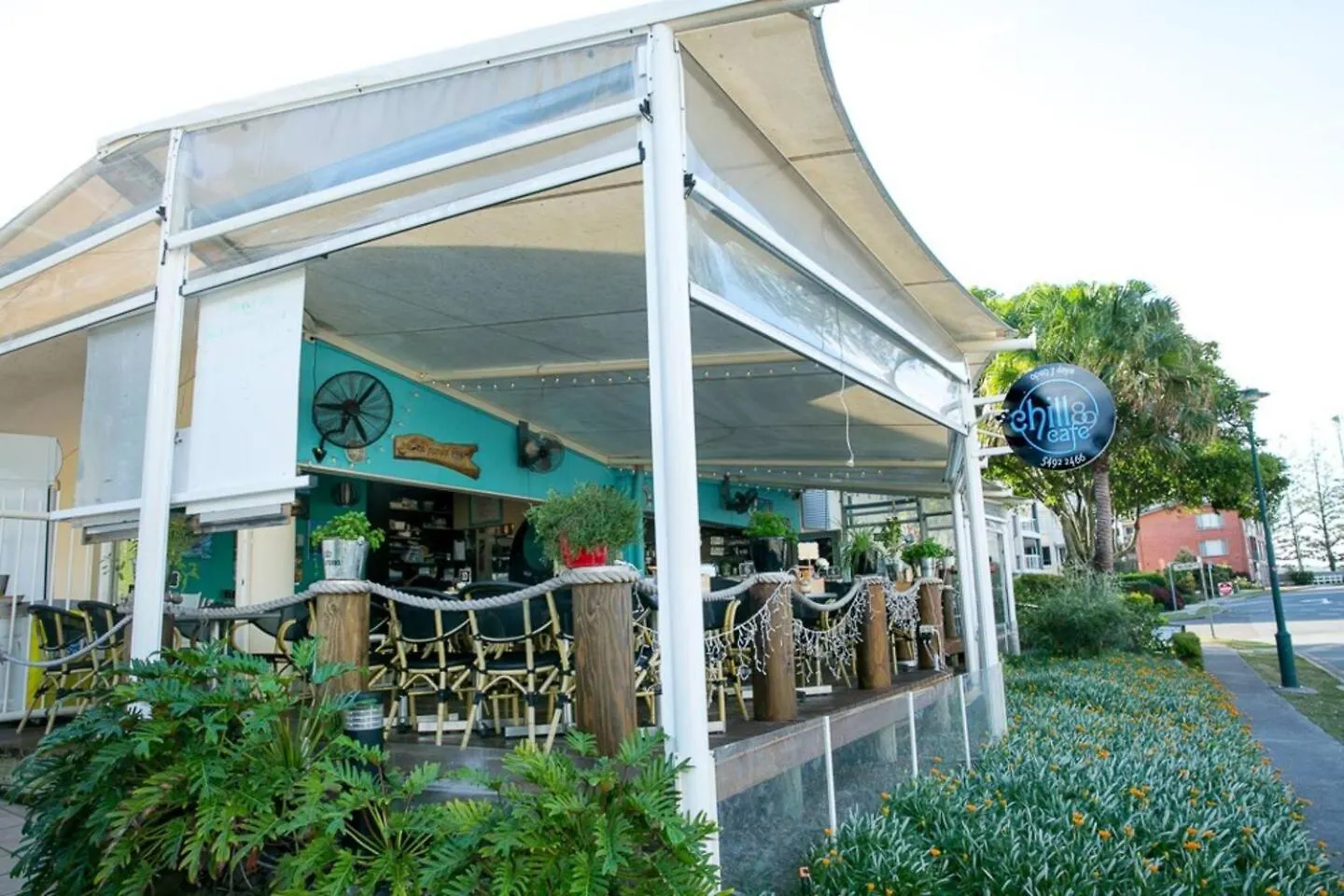 Luxury Pumicestone Cottage - Beach Charm - Za7 Golden Beach Apartment