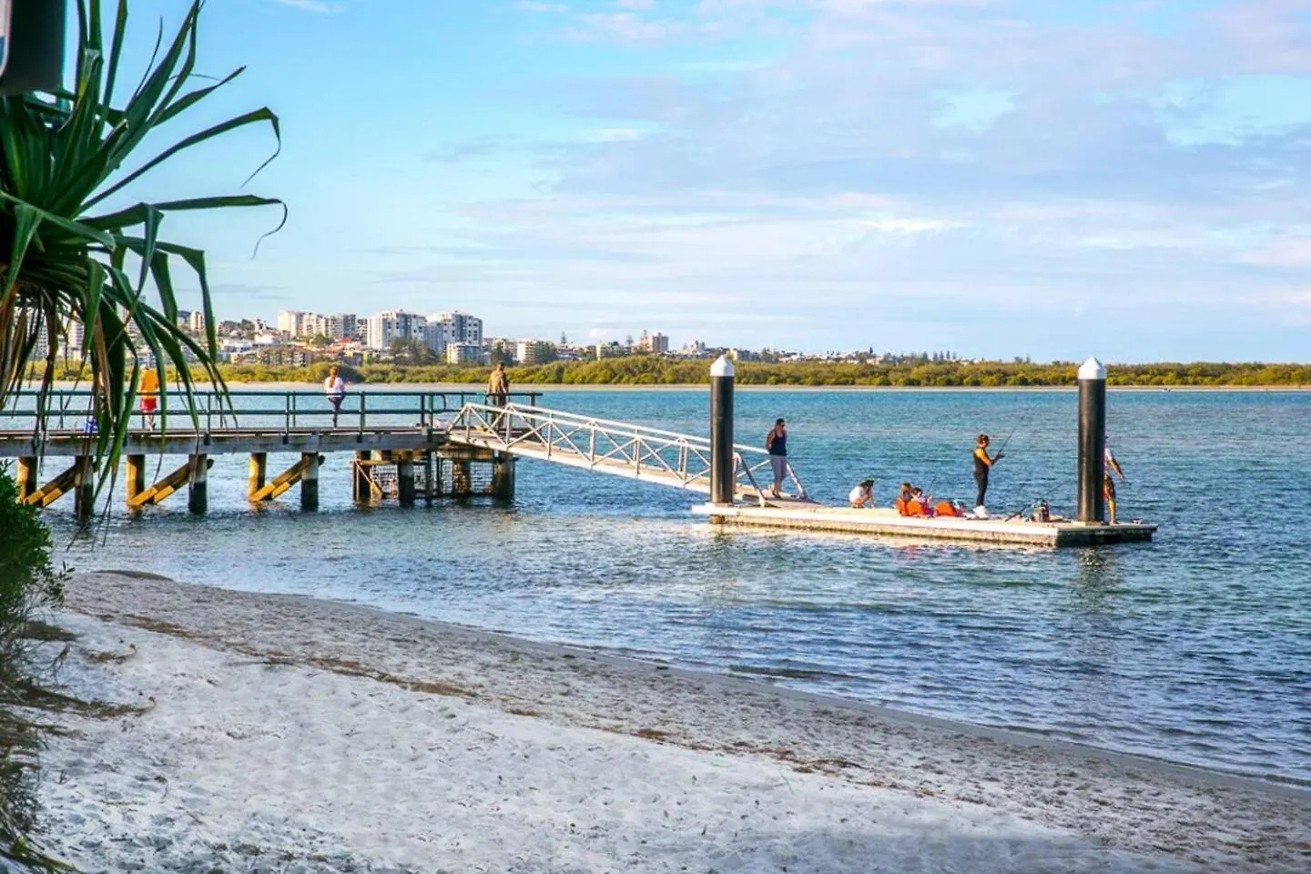 Luxury Pumicestone Cottage - Beach Charm - Za7 Golden Beach Australia