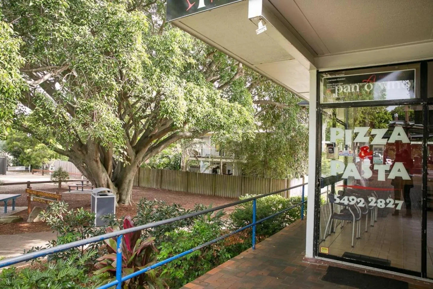 Luxury Pumicestone Cottage - Beach Charm - Za7 Golden Beach 0*,  Australie